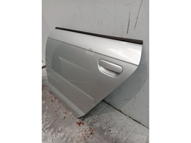 Recambio de puerta trasera izquierda para audi a3 sportback (8pa) 1.9 tdi referencia OEM IAM   04