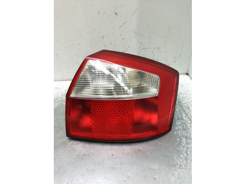 Recambio de piloto trasero derecho para audi a4 b7 (8ec) 2.0 referencia OEM IAM   01