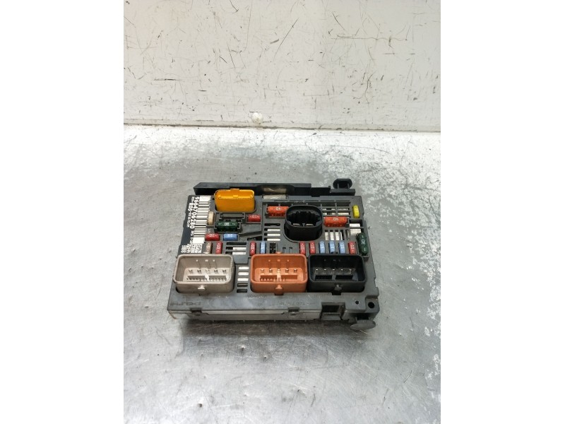 Recambio de caja reles / fusibles para citroën c4 i (lc_) 1.4 16v referencia OEM IAM 9664706280 BSMR05 10981256 