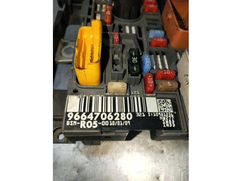 Recambio de caja reles / fusibles para citroën c4 i (lc_) 1.4 16v referencia OEM IAM 9664706280 BSMR05 10981256 