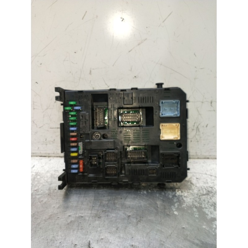 Recambio de caja reles / fusibles para citroën c4 i (lc_) 1.4 16v referencia OEM IAM 281201906C 281208364 281192462C 