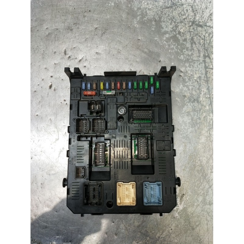 Recambio de caja reles / fusibles para citroën c4 i (lc_) 1.4 16v referencia OEM IAM 281201906C 281208364 281192462C 