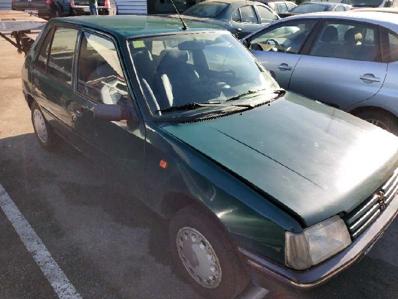 peugeot 205 berlina del año 1997