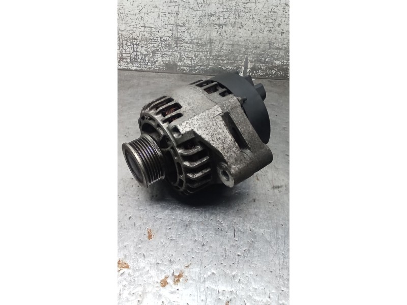 Recambio de alternador para opel zafira b furgoneta/monovolumen (a05) 1.9 cdti van (m75) referencia OEM IAM 0986048793 93169028 