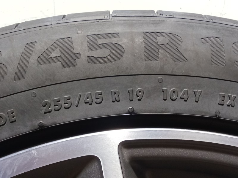 Recambio de juego llantas para audi q3 (8ub, 8ug) 2.0 tdi referencia OEM IAM 255/45 R19 104Y  