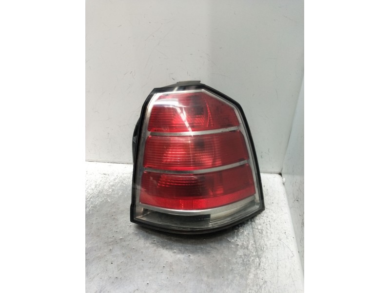 Recambio de piloto trasero derecho para opel zafira b furgoneta/monovolumen (a05) 1.9 cdti van (m75) referencia OEM IAM   05