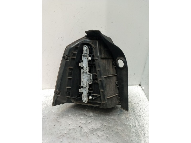 Recambio de piloto trasero derecho para opel zafira b furgoneta/monovolumen (a05) 1.9 cdti van (m75) referencia OEM IAM   05