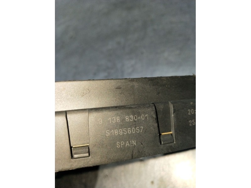 Recambio de caja reles / fusibles para bmw 5 (e60) 520 d referencia OEM IAM 913883001 S189560S7 07