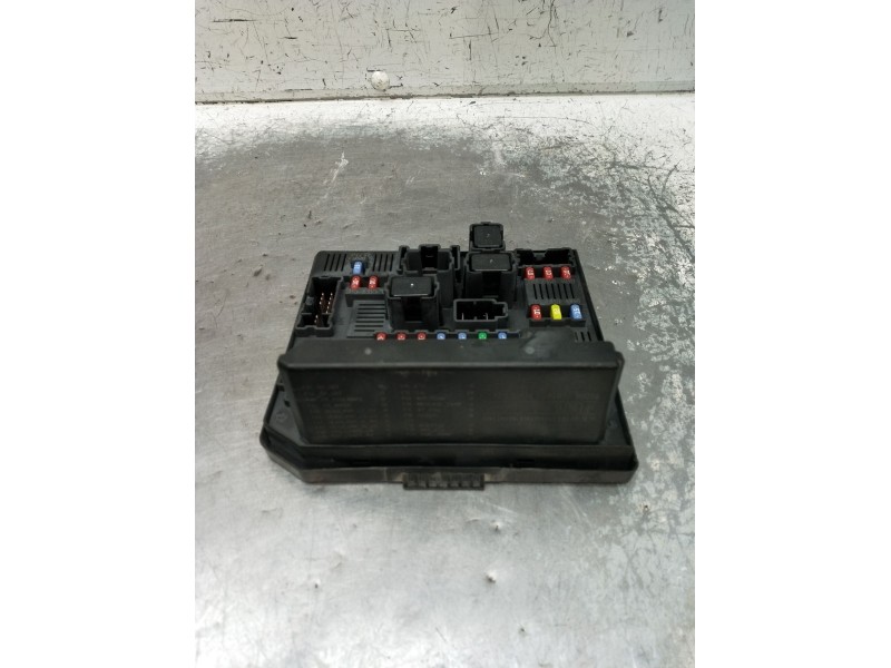 Recambio de caja reles / fusibles para nissan qashqai i (j10, nj10) 1.6 dci referencia OEM IAM 284B7BB00B 519228456 9762009343 1
