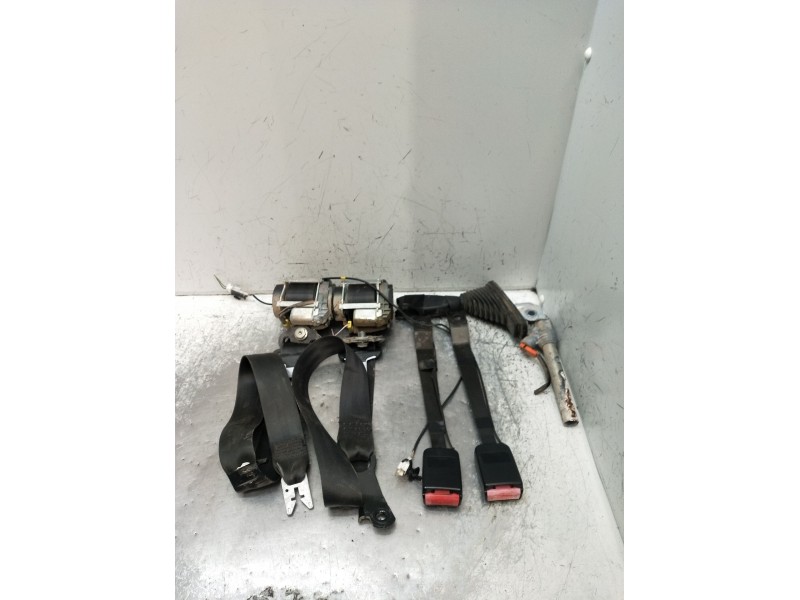 Recambio de juego cinturones delantero para nissan qashqai i (j10, nj10) 1.6 dci referencia OEM IAM  5P 11
