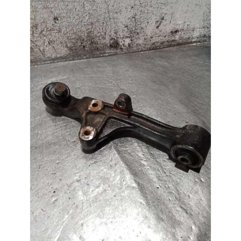 Recambio de brazo suspension inferior delantero derecho para kia carnival ii (gq) 2.9 crdi referencia OEM IAM   01