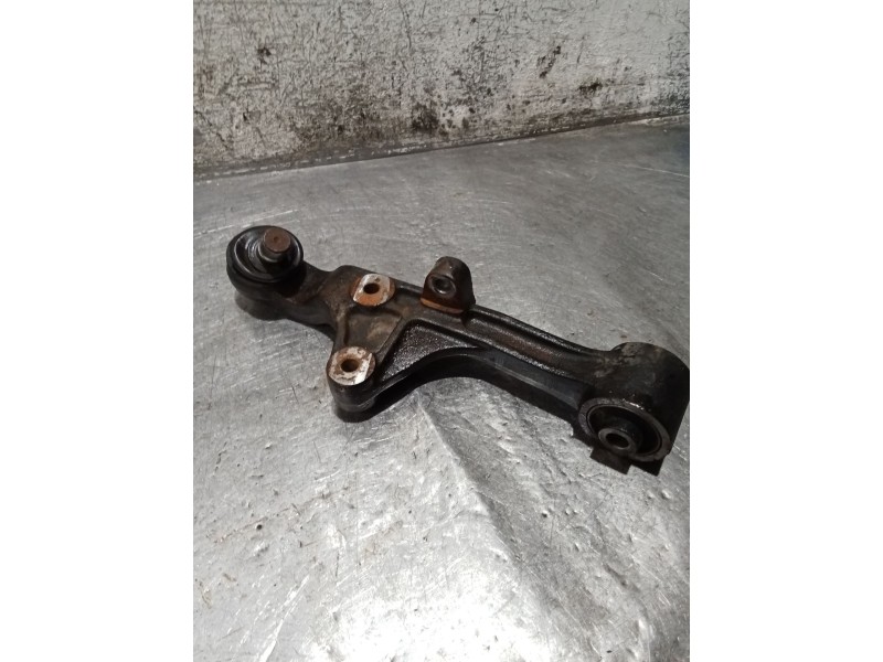 Recambio de brazo suspension inferior delantero derecho para kia carnival ii (gq) 2.9 crdi referencia OEM IAM   01