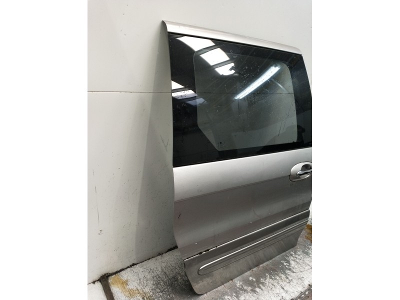 Recambio de puerta lateral corredera derecha para kia carnival ii (gq) 2.9 crdi referencia OEM IAM  5P 01