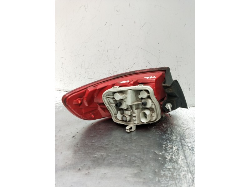 Recambio de piloto trasero derecho para audi a3 sportback (8pa) 1.9 tdi referencia OEM IAM 8P4945096E  04