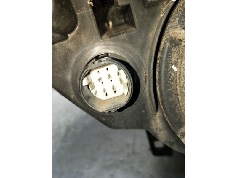 Recambio de faro izquierdo para peugeot boxer caja/chasis 2.2 hdi 120 referencia OEM IAM   06