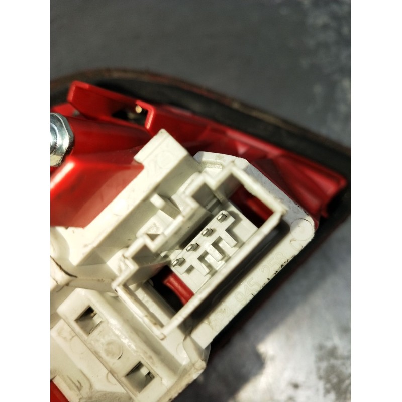 Recambio de piloto trasero derecho interior para audi a3 sportback (8pa) 1.9 tdi referencia OEM IAM   04