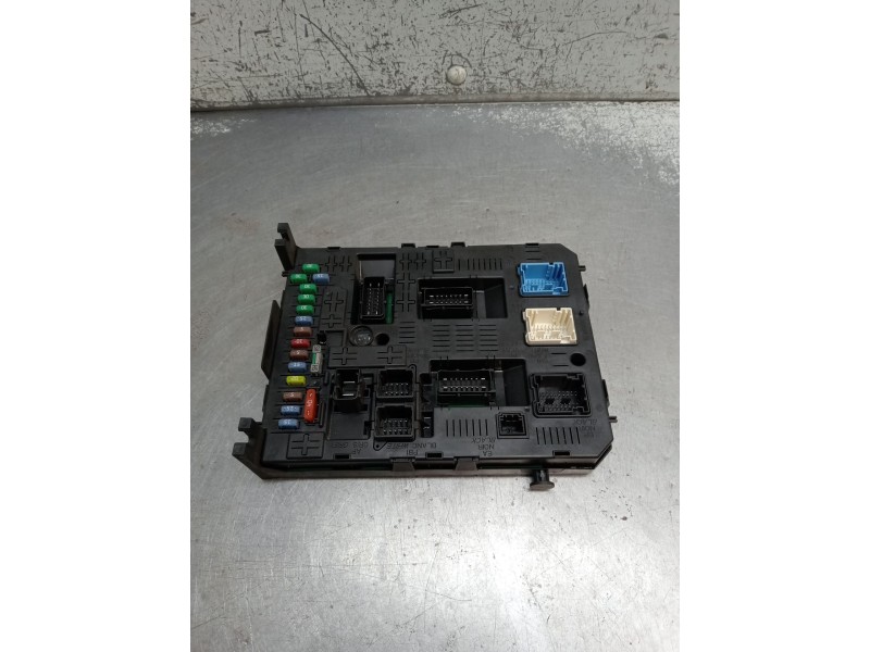 Recambio de caja reles / fusibles para citroën c5 berlina millenium referencia OEM IAM 9678477180 BSI04EV K0400030914 08