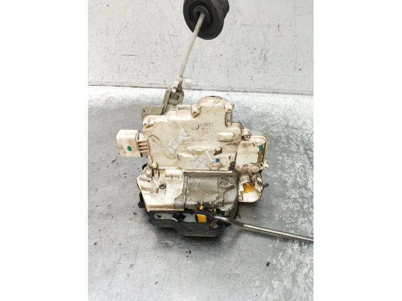 Recambio de motor cierre centralizado delantero izquierdo para audi a3 sportback (8pa) 1.9 tdi referencia OEM IAM  5P 04