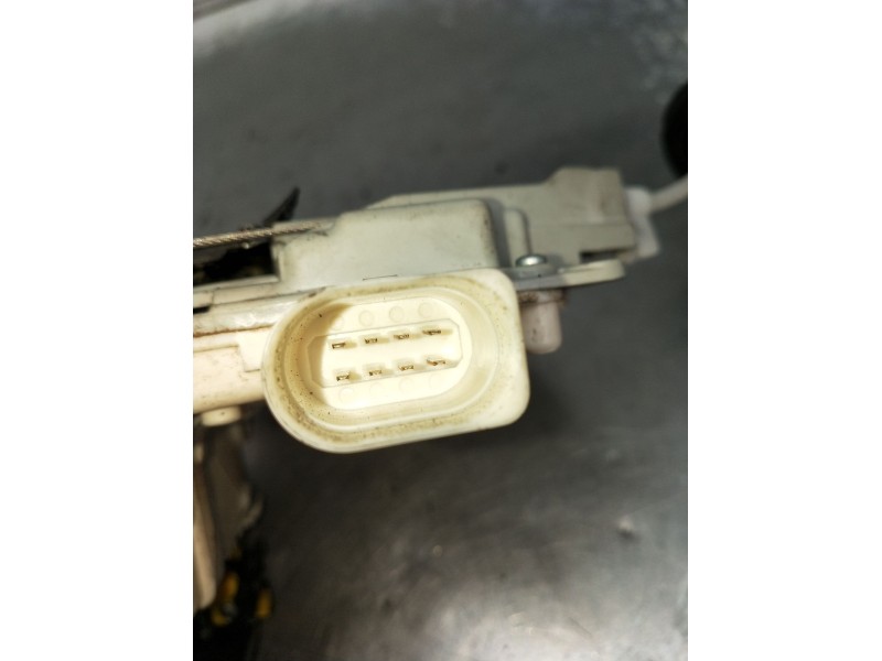 Recambio de motor cierre centralizado trasero izquierdo para audi a3 sportback (8pa) 1.9 tdi referencia OEM IAM 4F0839015 5P 04