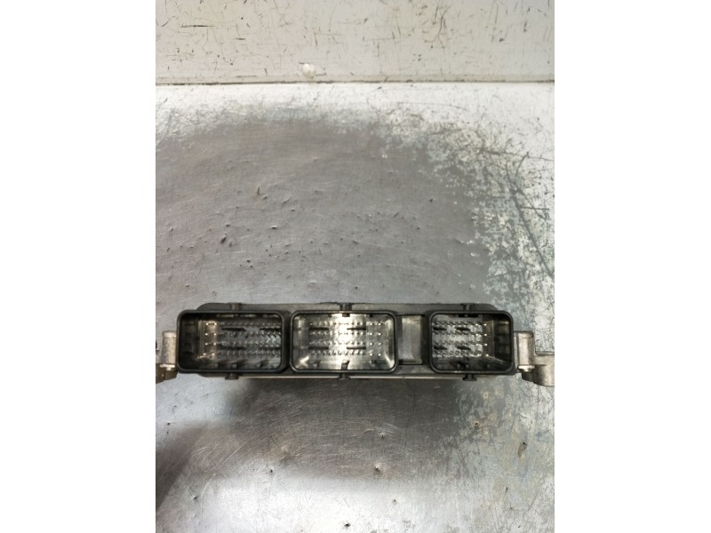 Recambio de centralita motor uce para dacia sandero ii (b8_) 1.5 dci referencia OEM IAM 237100703R 237101862R 28304879 12