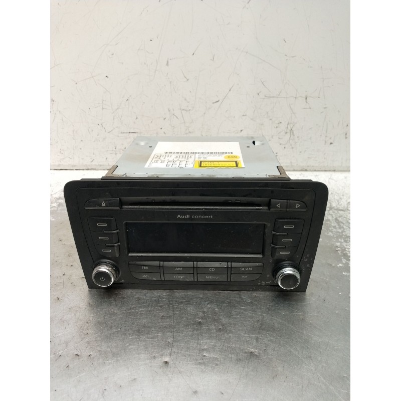 Recambio de sistema audio / radio cd para audi a3 sportback (8pa) 1.9 tdi referencia OEM IAM 8P0035186P 7647026380 04