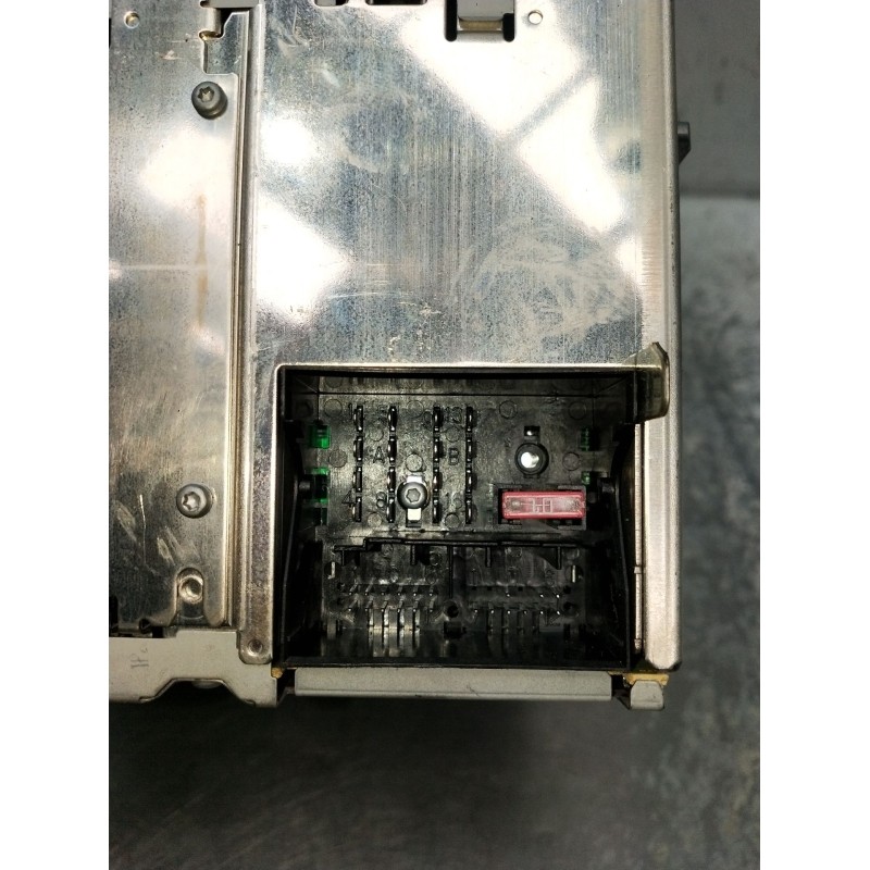 Recambio de sistema audio / radio cd para audi a3 sportback (8pa) 1.9 tdi referencia OEM IAM 8P0035186P 7647026380 04