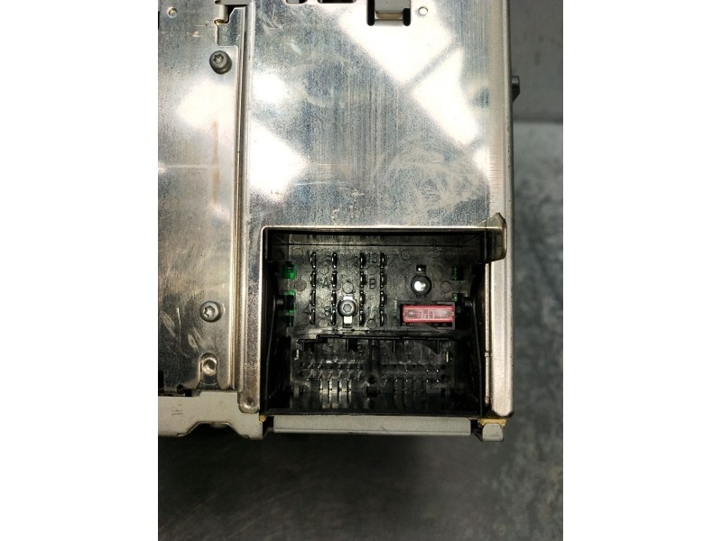 Recambio de sistema audio / radio cd para audi a3 sportback (8pa) 1.9 tdi referencia OEM IAM 8P0035186P 7647026380 04