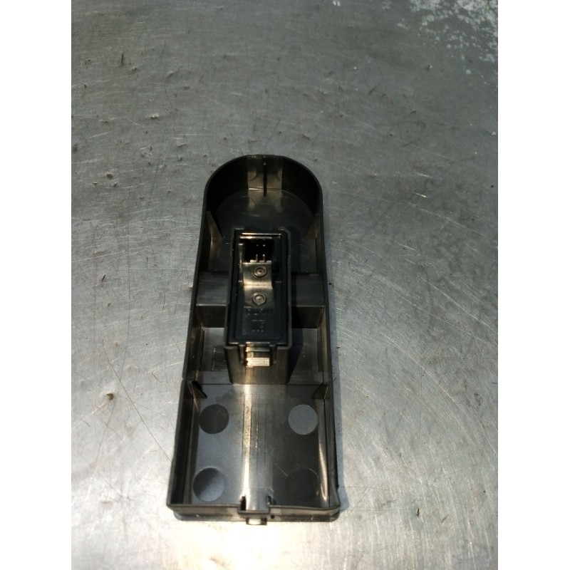 Recambio de mando elevalunas delantero derecho para opel astra h gtc (a04) 1.9 cdti (l08) referencia OEM IAM 13228709 3P 07