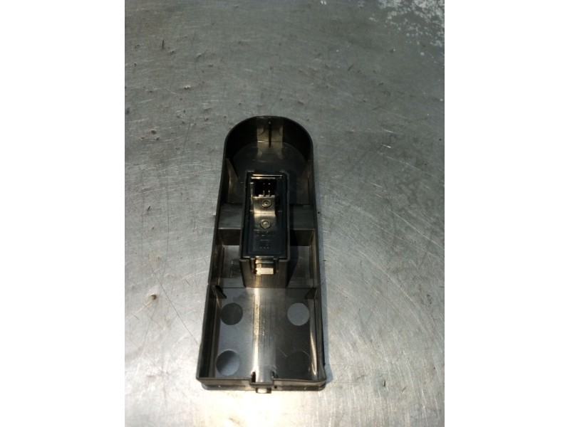 Recambio de mando elevalunas delantero derecho para opel astra h gtc (a04) 1.9 cdti (l08) referencia OEM IAM 13228709 3P 07