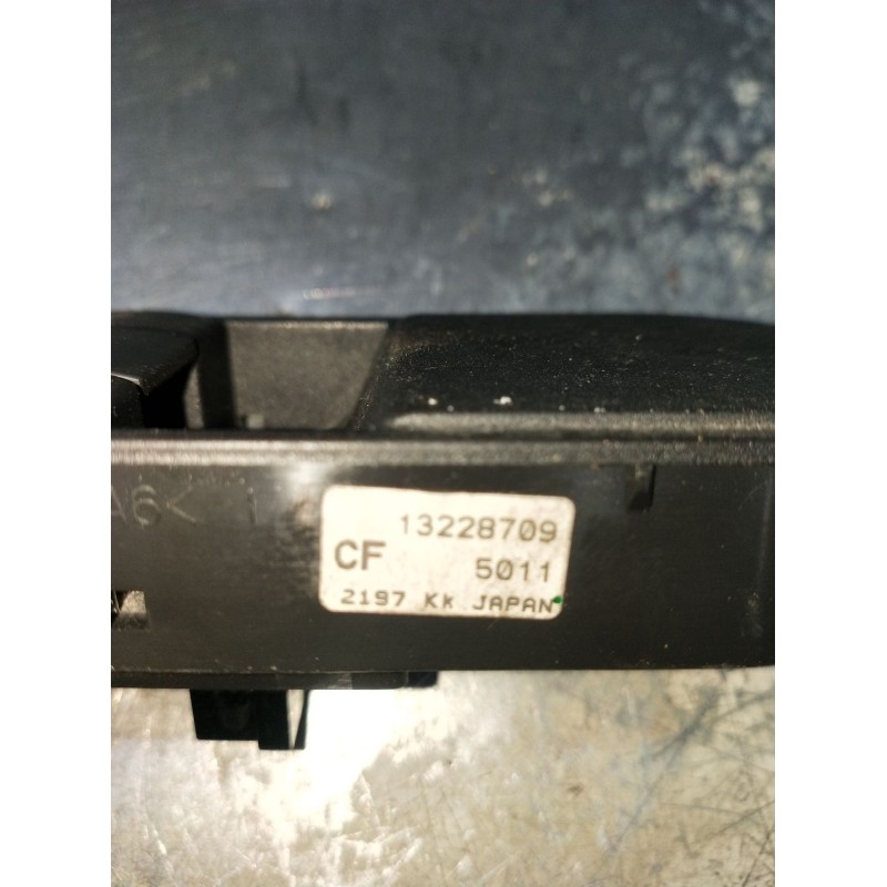 Recambio de mando elevalunas delantero derecho para opel astra h gtc (a04) 1.9 cdti (l08) referencia OEM IAM 13228709 3P 07