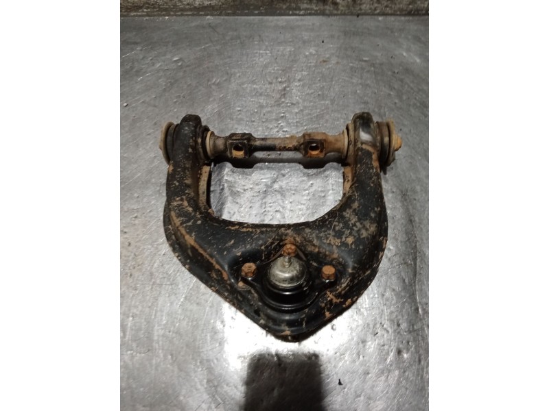 Recambio de brazo suspension superior delantero izquierdo para mitsubishi galloper (jk-01) 2.5 td intercooler referencia OEM IAM