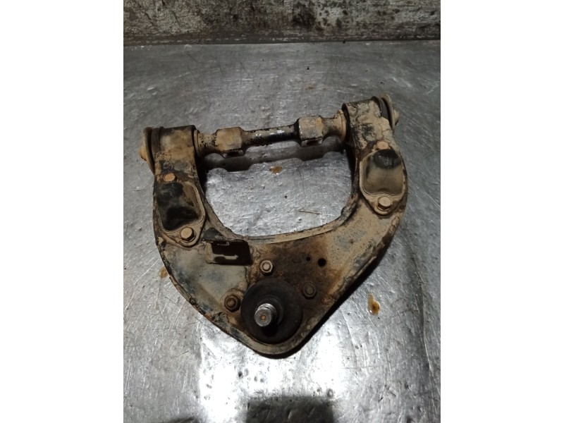 Recambio de brazo suspension superior delantero izquierdo para mitsubishi galloper (jk-01) 2.5 td intercooler referencia OEM IAM