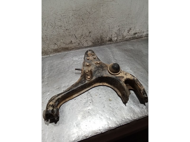 Recambio de brazo suspension inferior delantero derecho para mitsubishi galloper (jk-01) 2.5 td intercooler referencia OEM IAM  