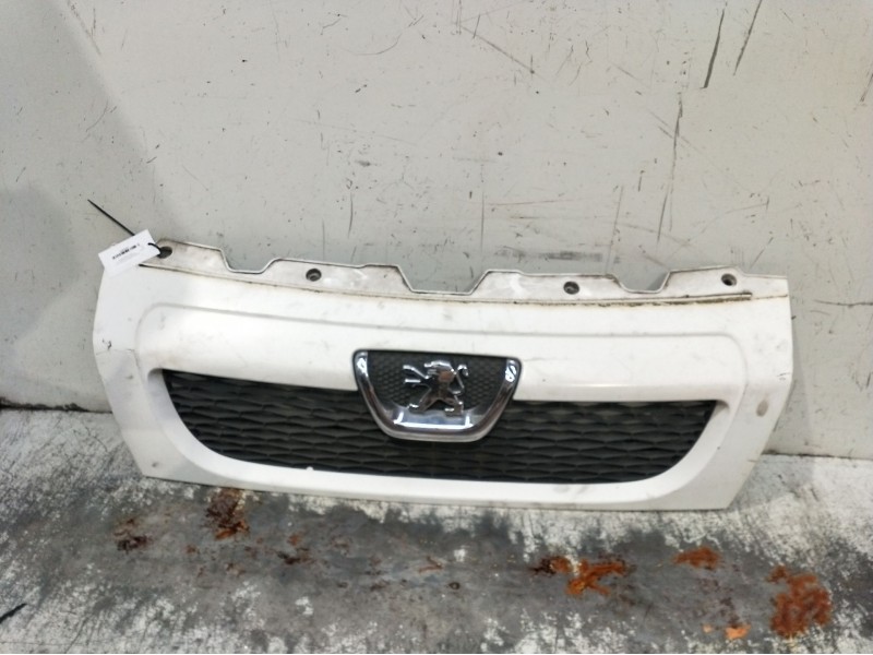 Recambio de rejilla delantera para peugeot boxer caja/chasis 2.2 hdi 120 referencia OEM IAM   06