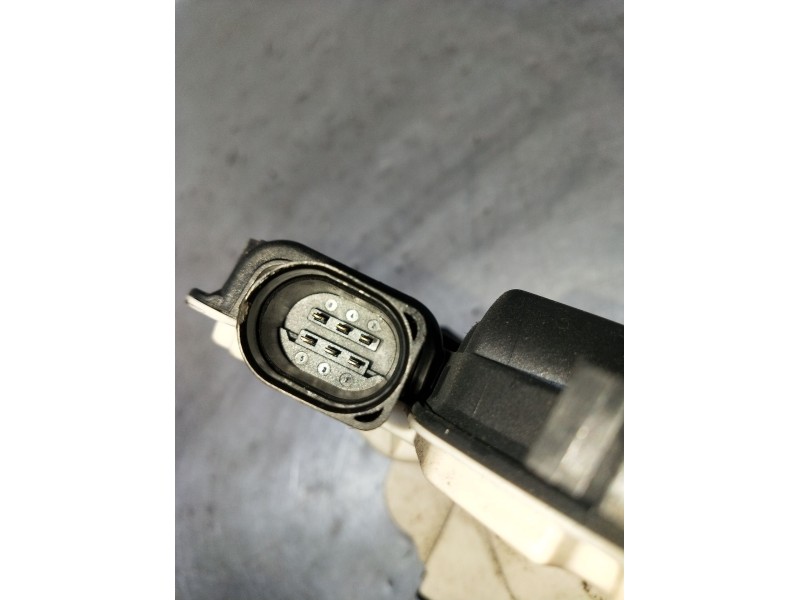 Recambio de motor cierre centralizado delantero derecho para volkswagen passat cc b6 (357) 2.0 tdi referencia OEM IAM 5N1837016C