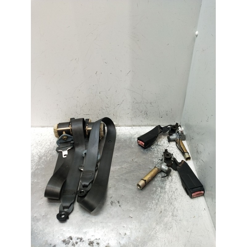 Recambio de juego cinturones delantero para renault kangoo (kc0/1_) d 65 1.9 (kc0e, kc02, kc0j, kc0n) referencia OEM IAM   97 5P