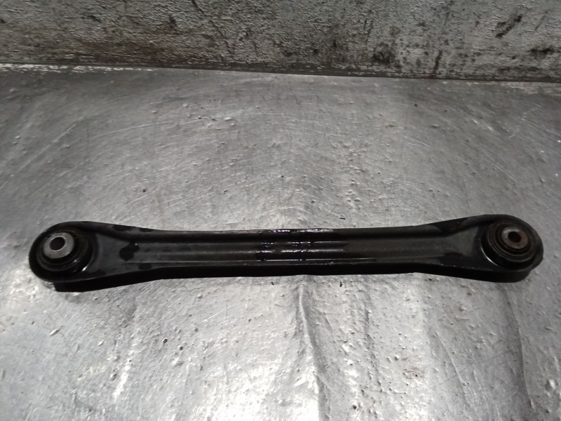Recambio de brazo suspension inferior trasero derecho para volkswagen touareg (7la) tdi v10 referencia OEM IAM  02 POSTERIOR