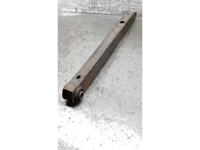 Recambio de brazo suspension superior trasero izquierdo para ford mondeo ii (bap) 2.0 i referencia OEM IAM  ANTERIOR 97