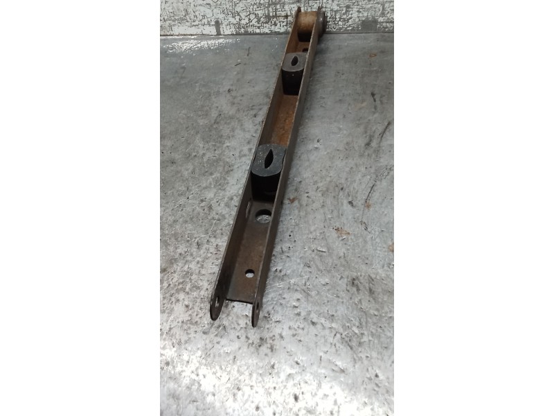 Recambio de brazo suspension superior trasero izquierdo para ford mondeo ii (bap) 2.0 i referencia OEM IAM  ANTERIOR 97