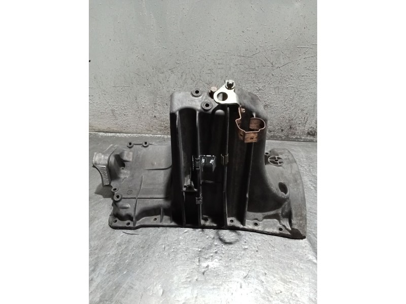 Recambio de carter para mercedes-benz clase a (w169) a 160 (169.031, 169.331) referencia OEM IAM   04