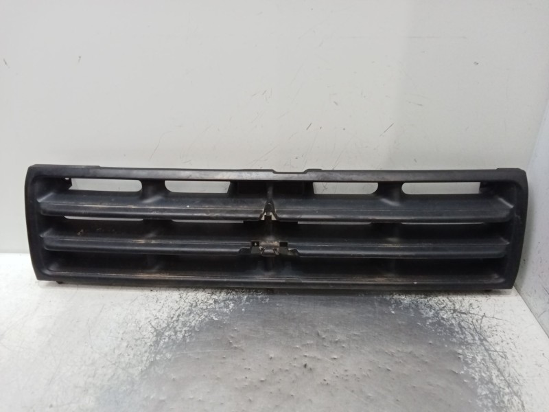 Recambio de rejilla delantera para mitsubishi galloper (jk-01) 2.5 td intercooler referencia OEM IAM   08