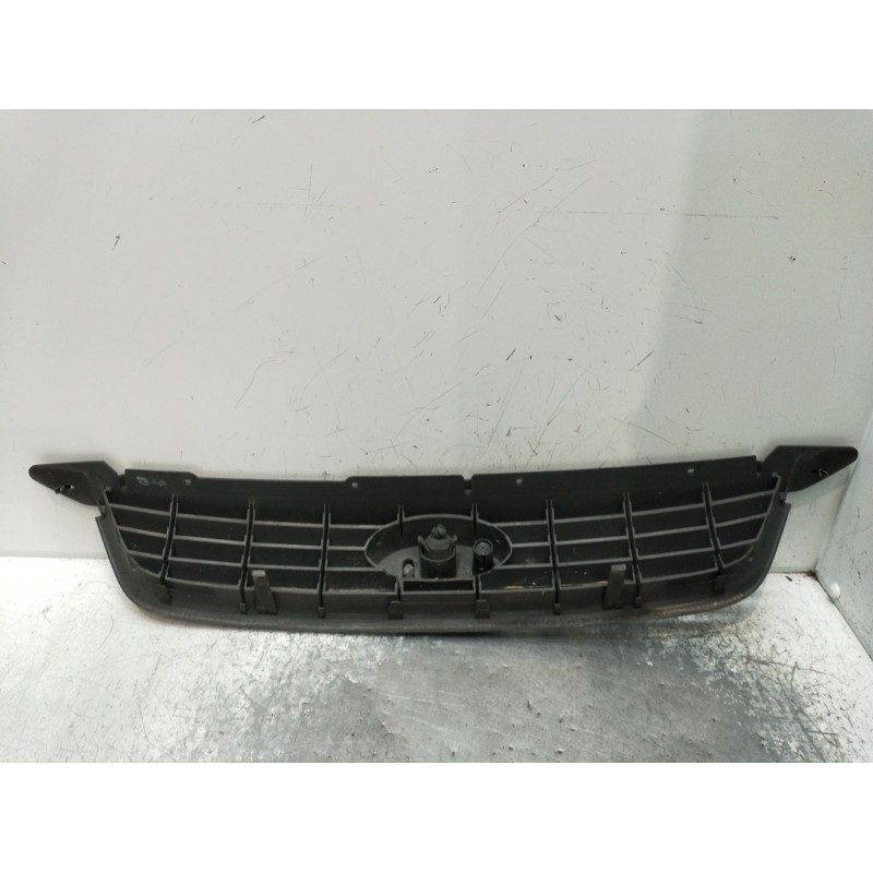 Recambio de rejilla delantera para ford focus ii (da_, hcp, dp) 1.6 ti referencia OEM IAM   08