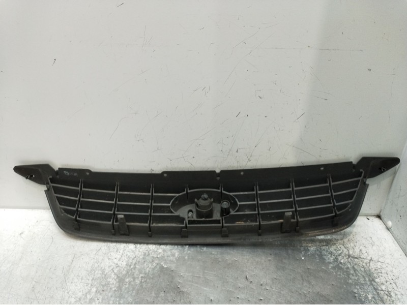 Recambio de rejilla delantera para ford focus ii (da_, hcp, dp) 1.6 ti referencia OEM IAM   08