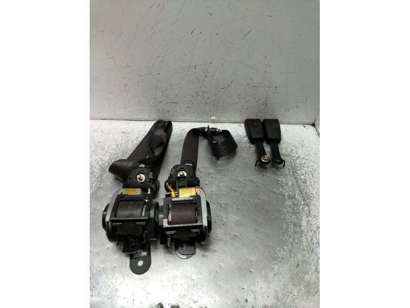 Recambio de juego cinturones delantero para hyundai matrix (fc) 1.5 crdi vgt referencia OEM IAM   04 5P