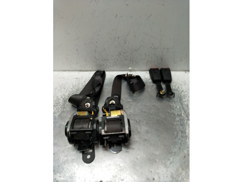 Recambio de juego cinturones delantero para hyundai matrix (fc) 1.5 crdi vgt referencia OEM IAM   04 5P