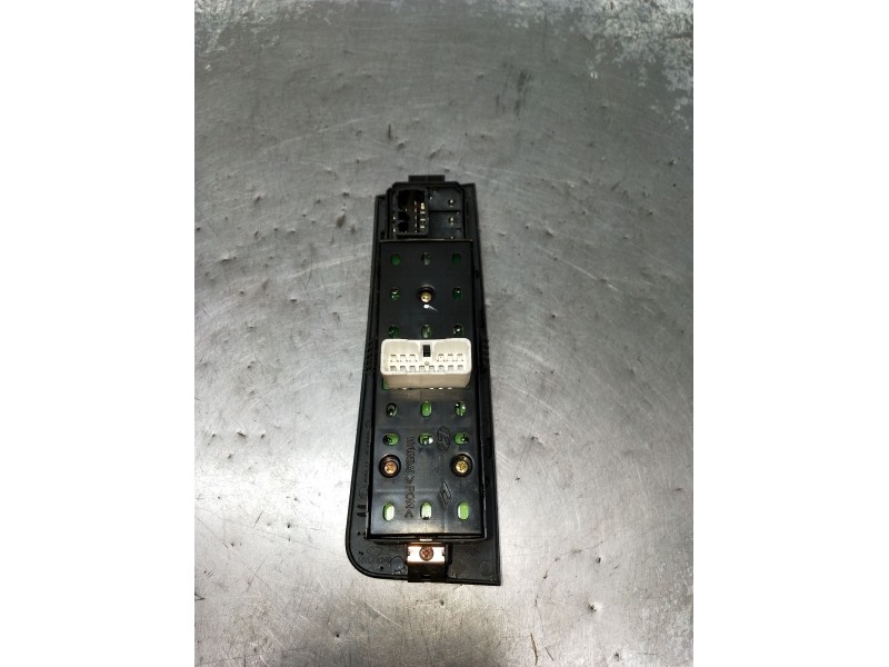 Recambio de mando elevalunas delantero izquierdo para hyundai matrix (fc) 1.5 crdi vgt referencia OEM IAM 9357017100  04 5P