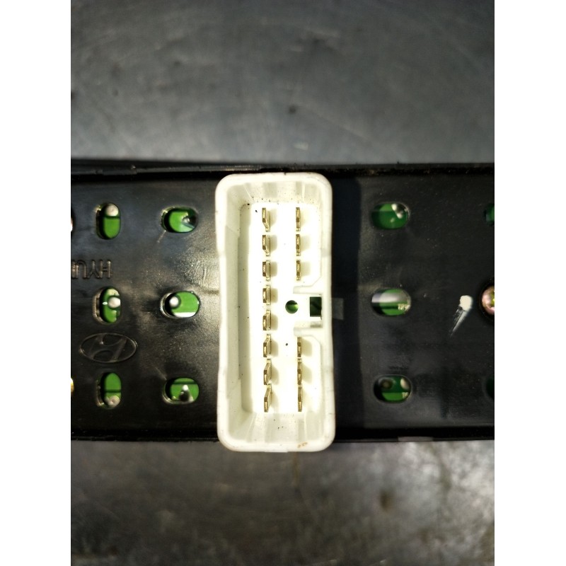 Recambio de mando elevalunas delantero izquierdo para hyundai matrix (fc) 1.5 crdi vgt referencia OEM IAM 9357017100  04 5P