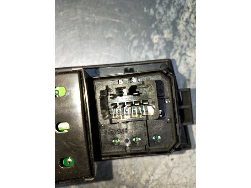 Recambio de mando elevalunas delantero izquierdo para hyundai matrix (fc) 1.5 crdi vgt referencia OEM IAM 9357017100  04 5P