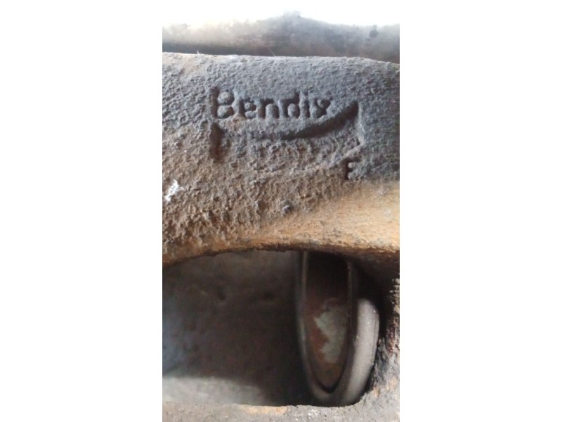 Recambio de pinza freno delantera derecha para nissan trade 2.8 d referencia OEM IAM   BENDIX