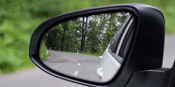 Guía completa para desmontar un retrovisor lateral paso a paso
